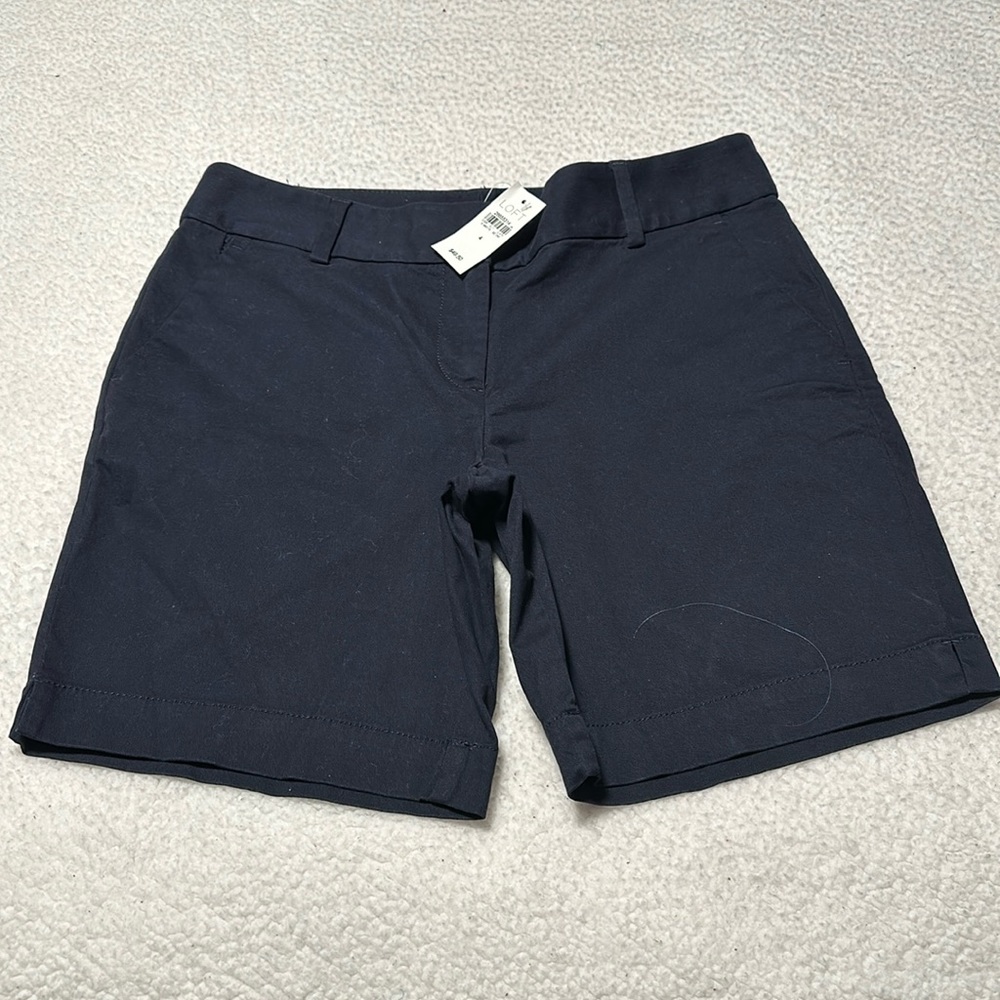 Loft Ladies Navy “Riviera Short” 8” Inseam, NWT’s, Size 4